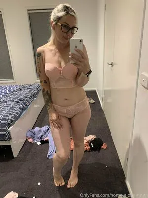 Home Alone Mum OnlyFans Leaked Free Thumbnail Picture - #G9723Xp5Q1