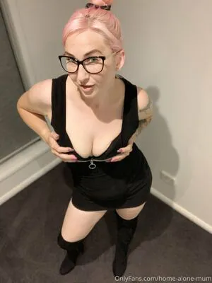 Home Alone Mum OnlyFans Leaked Free Thumbnail Picture - #Sceba13U33