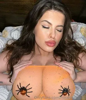 Honey Bee OnlyFans Leaked Free Thumbnail Picture - #iFZ5AlBNrj