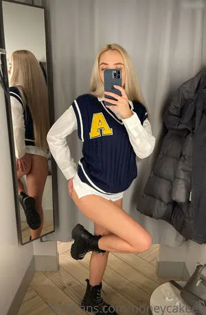 Honeycakeee Cutiedaina OnlyFans Leaked Free Thumbnail Picture - #VHW31WqnV5