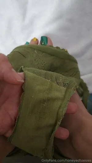 Honeyedtoesies OnlyFans Leaked Free Thumbnail Picture - #vbM0ovOAZQ