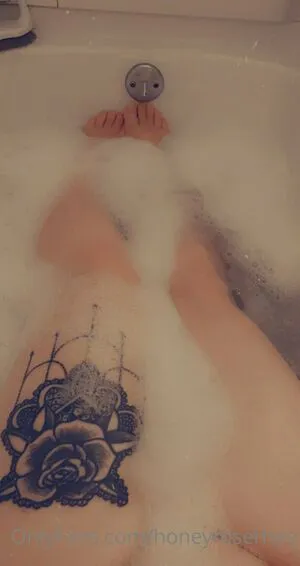 Honeyroserhea OnlyFans Leaked Free Thumbnail Picture - #0C0OMl0dY3