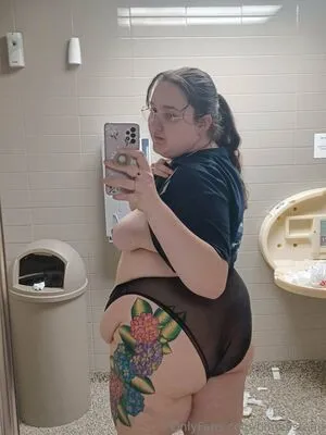 Honeysteaa OnlyFans Leaked Free Thumbnail Picture - #3CrdejYM05