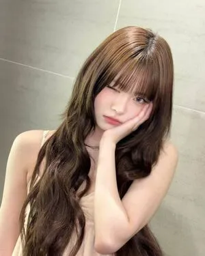 Hong Eunchae OnlyFans Leaked Free Thumbnail Picture - #3g8MollIX0