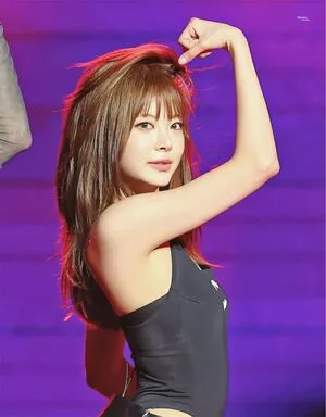 Hong Eunchae OnlyFans Leaked Free Thumbnail Picture - #0LNh009Pet