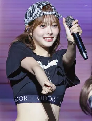 Hong Eunchae OnlyFans Leaked Free Thumbnail Picture - #ieGFpaM3l8