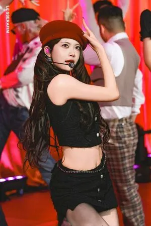 Hong Eunchae Lesserafim OnlyFans Leaked Free Thumbnail Picture - #7S2HPhJ9Fx