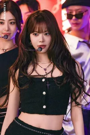 Hong Eunchae Lesserafim OnlyFans Leaked Free Thumbnail Picture - #hxOh6xGQdh
