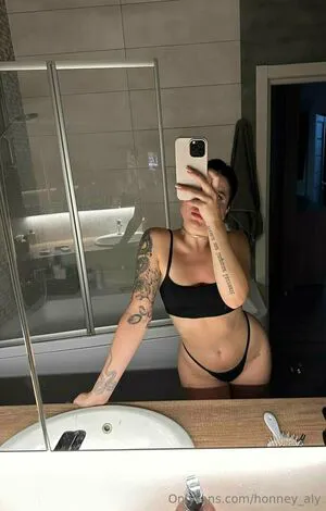 Honney Aly OnlyFans Leaked Free Thumbnail Picture - #j8GtuovmTg