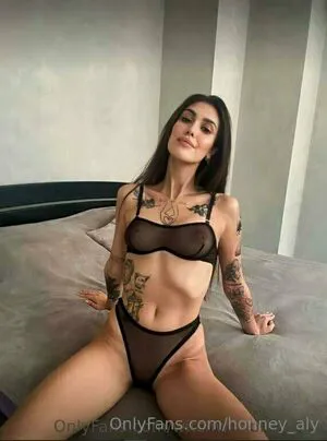 Honney Aly OnlyFans Leaked Free Thumbnail Picture - #w8S8JVL1Hh