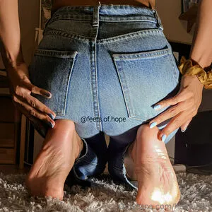 Hope Feet OnlyFans Leaked Free Thumbnail Picture - #2ogesq3cNB