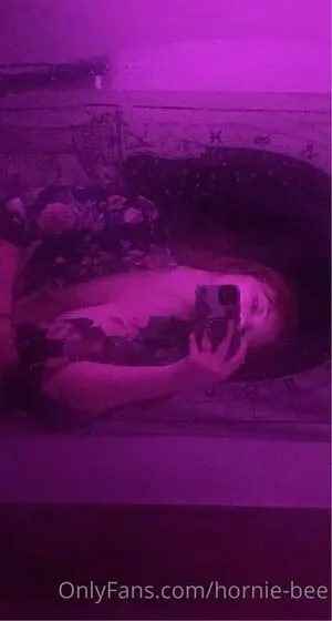 Hornie Bee OnlyFans Leaked Free Thumbnail Picture - #7OHitXQEYp
