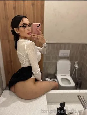 Hot Buns OnlyFans Leaked Free Thumbnail Picture - #0xHMlXvoL5