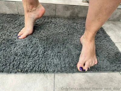Hot Mama Next Door OnlyFans Leaked Free Thumbnail Picture - #eDtv6SBmPd
