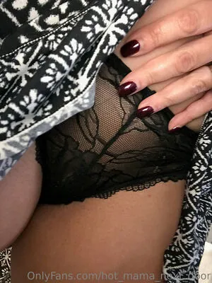 Hot Mama Next Door OnlyFans Leaked Free Thumbnail Picture - #hzaGSaK6n4