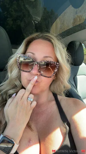Hot Wife Victoria OnlyFans Leaked Free Thumbnail Picture - #twaoR7Ppd0