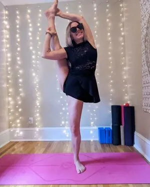 Hot Yoga Babe OnlyFans Leaked Free Thumbnail Picture - #1ceFRZQCxB