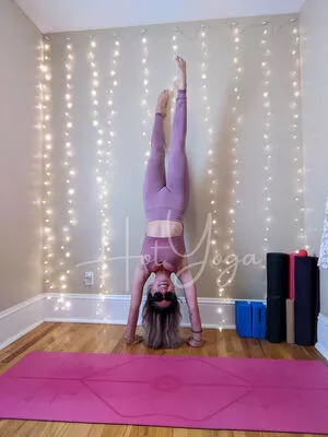 Hot Yoga OnlyFans Leaked Free Thumbnail Picture - #VvaanvGaoq