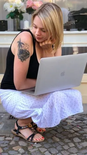 Hotfeetbyannewuensche OnlyFans Leaked Free Thumbnail Picture - #fpiys4OFLr