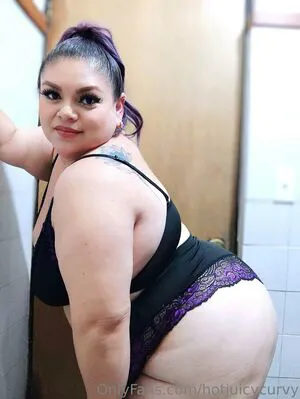 Hotjuicycurvy OnlyFans Leaked Free Thumbnail Picture - #4lrGQiMoKx