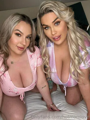 Hotmomlove OnlyFans Leaked Free Thumbnail Picture - #KjwwnlDJKB