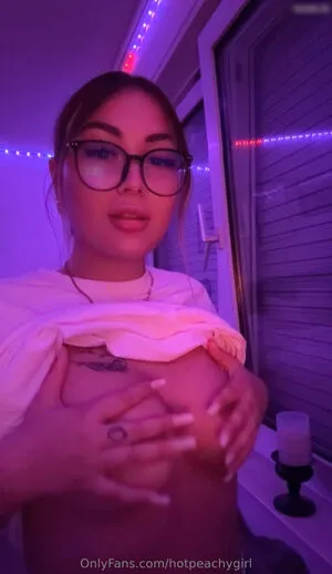Hotpeachygirl OnlyFans Leaked Free Thumbnail Picture - #MU3IperofB
