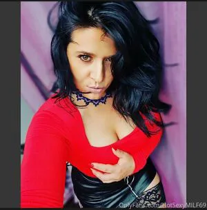 Hotsexymommy69 OnlyFans Leaked Free Thumbnail Picture - #tuKrHk9yLB