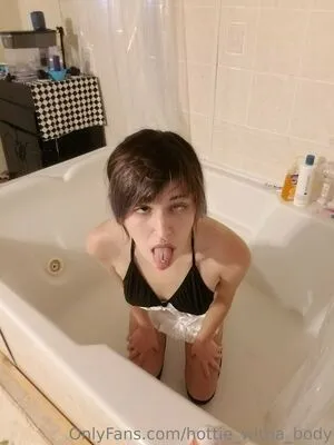 Hottie Witha Body OnlyFans Leaked Free Thumbnail Picture - #PU1WHQoMc4