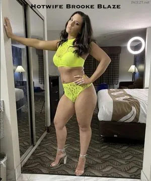 Hotwife Brooke Blaze OnlyFans Leaked Free Thumbnail Picture - #TfPcAfh5eV