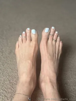 Hotwife Nikki OnlyFans Leaked Free Thumbnail Picture - #1G3lM9CLxw