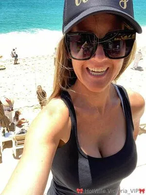 Hotwife Victoria OnlyFans Leaked Free Thumbnail Picture - #l4KOlzr5oK