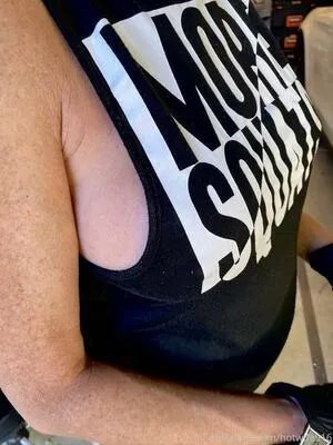 Hotwife916 OnlyFans Leaked Free Thumbnail Picture - #niBRENPJBJ