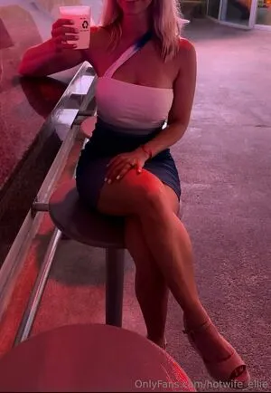 Hotwife_ellie OnlyFans Leaked Free Thumbnail Picture - #fx2mfxivfh