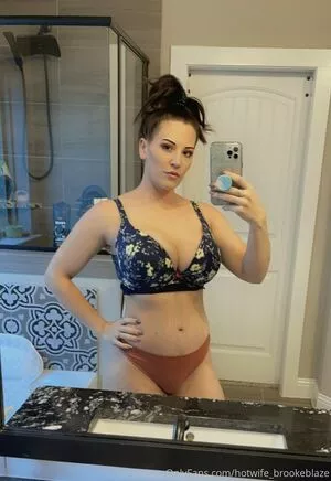 Hotwifebrookeblaze OnlyFans Leaked Free Thumbnail Picture - #AEKpdjktTL