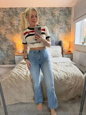 Hotwifeemilyuk OnlyFans Leaked Free Thumbnail Picture - #1qfnoULQrI