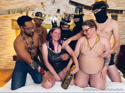 Hotwifekk OnlyFans Leaked Free Thumbnail Picture - #WfcLrrc6Ww