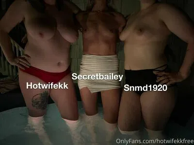 Hotwifekkfree OnlyFans Leaked Free Thumbnail Picture - #Xf7bw2QTKA
