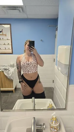 Hotwifelexilovex OnlyFans Leaked Free Thumbnail Picture - #46HrmjJ5if