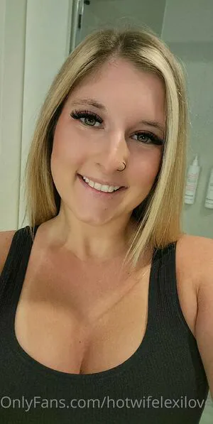 Hotwifelexilovex OnlyFans Leaked Free Thumbnail Picture - #oc4XBUQYOr