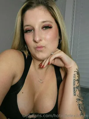 Hotwifelexilovex OnlyFans Leaked Free Thumbnail Picture - #od4AfU9NmG