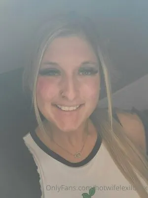 Hotwifelexilovex OnlyFans Leaked Free Thumbnail Picture - #x9JFy6jOiQ