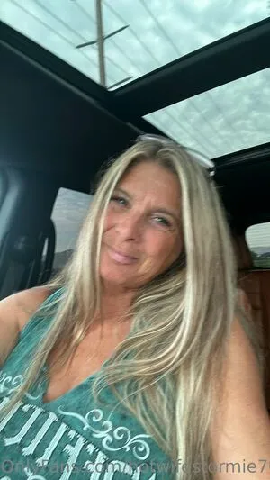 Hotwifestormie70 OnlyFans Leaked Free Thumbnail Picture - #kkQ5Gz6212