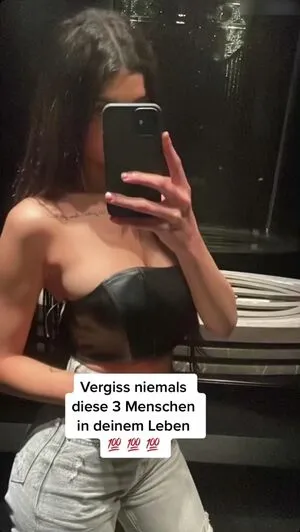 Houda Sanchez OnlyFans Leaked Free Thumbnail Picture - #E11xZY3o24