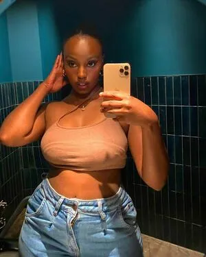 Hourglassebony23 OnlyFans Leaked Free Thumbnail Picture - #3xs8ZjP6th