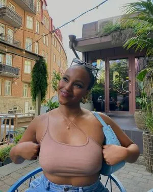 Hourglassebony23 OnlyFans Leaked Free Thumbnail Picture - #Ba1ieZSEFO