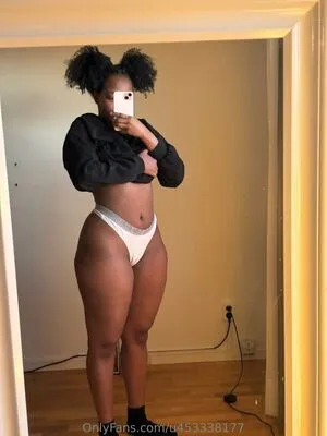 Hourglassebony23 OnlyFans Leaked Free Thumbnail Picture - #tG6ExyOe54