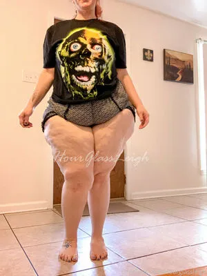 Hourglassleigh OnlyFans Leaked Free Thumbnail Picture - #1AkrMJ9QEe