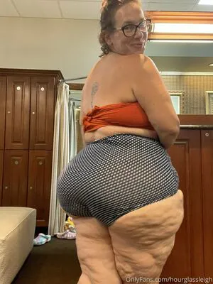 Hourglassleigh OnlyFans Leaked Free Thumbnail Picture - #6KRCA6IDcw