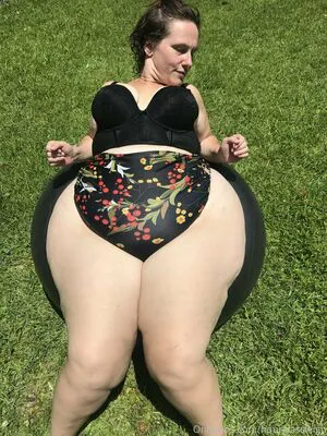 Hourglassleigh OnlyFans Leaked Free Thumbnail Picture - #FFDLpJIV3J