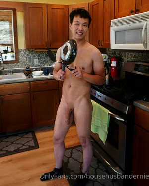 Househusbandernie OnlyFans Leaked Free Thumbnail Picture - #MSNksdwSAV